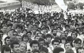 Assembleia dos mutuários do BNH (São Bernardo do Campo-SP, 21 jun. 1983). / Crédito: Ricardo Hernandes.