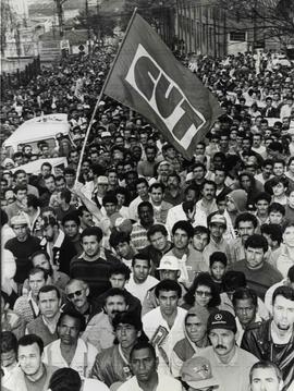Assembleia de greve dos metalúrgicos do ABC (São Bernardo do Campo-SP, 16 set. 1994). / Crédito: ...