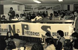 Assembleia dos servidores públicos federais ([São Paulo?], 28 mai. 1983). / Crédito: Lau Polinesio.