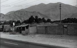 Cotidiano de trabalhadores peruanos (Lima-Peru, fev. 1994). / Crédito: Milton Pomar.