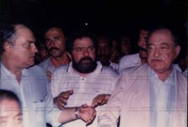 Lula e Miguel Arraes em evento não identificado (Recife-PE, 1991).  / Crédito: Clóvis Campêlo.