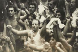 Assembleia dos portuários em greve (Santos-SP, 20 mar. 1980). / Crédito: Autoria desconhecida.