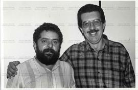 Retrato de Lula e Raul Pont (Local desconhecido, Data desconhecida). / Crédito: Autoria desconhec...