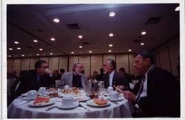 Encontro de José Genoino (PT) em café da manhã com pessoas não identificadas nas eleições de 2002...