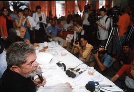 Evento não identificado [Lula nas eleições de 2002?] ([São Paulo-SP, 2002]) / Crédito: Autoria de...