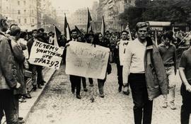 Passeata no contexto da Primavera de Praga (República Checa, 28 ago. 1968). / Crédito: Autoria de...