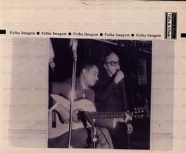 Apresentação musical de Vinício de Moraes e Badem Powel (Local desconhecido, 02 nov. 1962). / Cré...