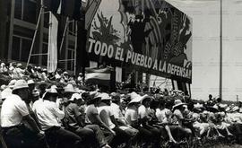 Ato em comemoração ao 4º Aniversário da Revolução Popular Sandinista (Nicarágua, 21 ago. 1983). / Crédito: Autoria desconhecida.