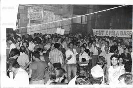 Concentração da Oposição Metalúrgica para assembleia dos metalúrgicos (São Caetano do Sul-SP, 28 mar. 1985). / Crédito: Autoria desconhecida.
