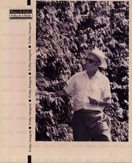 Retrato de José Gomes da Silva em sua fazenda de café (Pirassununga-SP, 18 mai. 1993). / Crédito:...