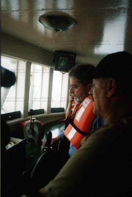 Visita da candidatura “Lula Presidente” (PT) ao Entreposto de Pesca para o Rio de Janeiro nas eleições de 2002 (São Gonçalo-RJ, 2002) / Crédito: Autoria desconhecida
