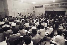 Reunião dos metalúrgicos na sede da Associação Beneficente e Cultural da categoria (São Bernardo do Campo-SP, 1983). Crédito: Vera Jursys