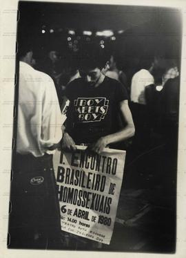 Encontro Brasileiro de Homossexuais, 1º (São Paulo-SP, 6 abr. 1980) [Teatro Ruth Escobar]. / Créd...