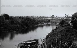 Vista do rio Acre, entre Brasileia e Bolívia (Brasileia-AC, data desconhecida). / Crédito: Autoria desconhecida.