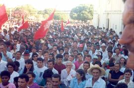 Comício da candidatura “Lula Presidente” (PT) nas eleições de 1989 (Iguatu-CE,13 ago. 1989). / Cr...