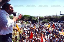 Comício da candidatura “Lula Presidente” (PT) nas eleições de 1994 (Divinópolis-MG, 22 set. 1994). / Crédito: Autoria desconhecida