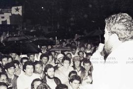 Comício da candidatura “Maurício Soares prefeito” (PT) nas eleições de 1982 (São Bernanrdo do Campo-SP, 1982). Crédito: Vera Jursys