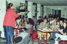 Evento cultural no [Sindicato dos Empregados em Estabelecimentos Bancários do Estado de São Paulo?] ([São Paulo-SP?], [1995-1996?]). Crédito: Vera Jursys