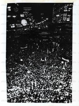 Passeata pró-impeachment de Collor (São Paulo-SP, 25 ago. 1992). / Crédito: Niels Andreas/Folha Imagem.