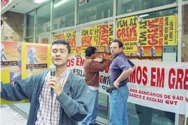 Greve dos bancários em São Paulo (São Paulo-SP, 1998). Crédito: Vera Jursys