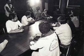 Reunião do Sindicato dos Condutores de Veículos Rodoviários de São Paulo com o Secretário Municipal de Transportes ([São Paulo-SP?], 23 mai. 1990). Crédito: Vera Jursys