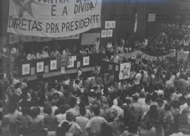 Evento não identificado do PT-RS por Diretas para Presidente e contra Sarney e a Dívida Externa ([Porto Alegre-RS], Data desconhecida). / Crédito: Autoria desconhecida.