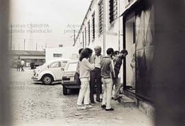 Reintegração da Comissão de Fábrica da Azama (São Paulo-SP, 26 nov. 1985). Crédito: Vera Jursys