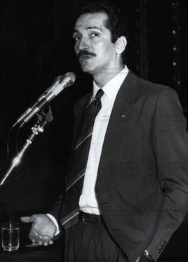 Retrato do deputado federal Aldo Rebelo (PCdoB) no plenário da Câmara dos Deputados (Brasília-DF, Data desconhecida). / Crédito: Autoria desconhecida.