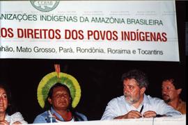 Ato de comemoração pelos “13 anos de luta pelos direitos dos povos indígenas” nas eleições de 2002 (Local desconhecido, 2002) / Crédito: Autoria desconhecida