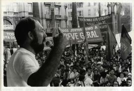 1o. de Maio realizado na Praça da Sé (São Paulo-SP, 1 mai. 1991). / Crédito: Roberto Parizotti