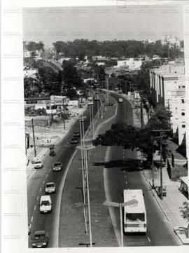 Obra de duplicação da Avenida Protásio Aslves (Porto Alegre-RS, out. 1995). / Crédito: Aline Gonçalves.