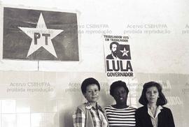 Retrato de candidaturas do PT nas eleições de 1982 (Guarulhos-SP, 1982) . Crédito: Vera Jursys
