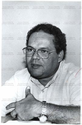 Entrevista de David Capistrano Filho (PT), prefeito de Santos, ao jornal Em Tempo (Santos-SP, [1992?]).  / Crédito: José D. Herrera/Prefeitura Municipal de Santos.
