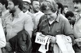 Comício em porta de fábrica promovido pela candidatura &#039;Lula Presidente” (PT) nas eleições de 1989 (São Bernardo do Campo-SP, 13 jul. 1989). / Crédito: Cibele Aragão