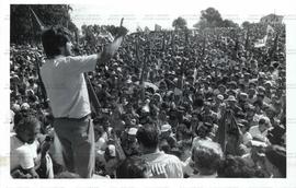 Comício da campanha Lula presidente nas eleições de 1989 ([Rio Grande do Sul?], 1989). / Crédito: Loir Gonçalves.