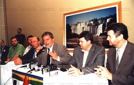 Atividade promovida pela candidatura &quot;Lula Presidente&quot; (PT) nas eleições de 2002 (Foz d...