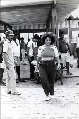 Atividades de campanha da candidatura “Telma Prefeita” (PT) nas eleições de 1988 (Santos-SP, 1988). / Crédito: Luigi Bongiovani.