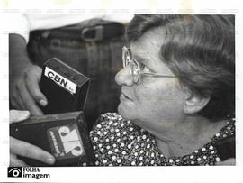 Prefeita Luiza Erundina concede entrevista à imprensa (São Paulo-SP, 7 fev. 1992).  / Crédito: Eder Chiodetto/Folha Imagem.