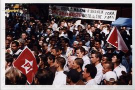 Ato pela Marcha do Cem Mil, Lançamento da Camiseta da Marcha (São Paulo-SP, 11 ago. 1999). / Crédito: Alexandre Machado