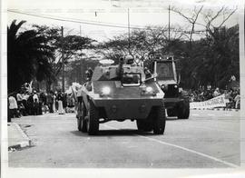 [Desfile Militar em Comemoração ao Dia 7 de Setembro?] (São Paulo-SP, [7 set.?] Ano desconhecido)...