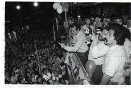 Comício da campanha Lula presidente em frente a Prefeitura Municipal nas eleições de 1989 (Porto ...