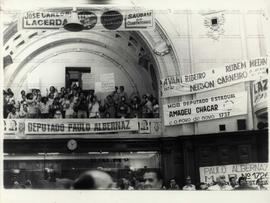 Convenção do MDB na Assembleia Legislativa do Rio de Janeiro (Rio de Janeiro-RJ, [1978?]). / Crédito: Roberto A. G. Cerqueira.