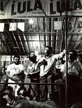 Comício da candidatura “Lula Presidente” (PT) nas eleições de 1989 (Juiz de Fora-MG, 05 out. 1989). / Crédito: Nando Neves