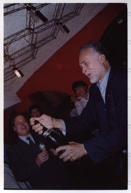 Retrato de José Genoino (PT) em evento não identificado nas eleições de 2002 (Local desconhecido, 2002) / Crédito: Cesar Hideiti Ogata