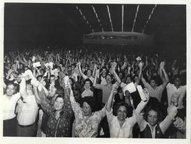 Assembleia dos servidos públicos em greve (Rio Grande do Sul, 28 out. 1981).  / Crédito: Marco Aurélio Couto.
