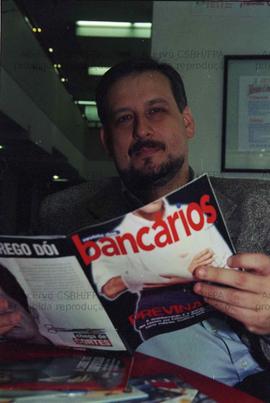 Divulgação da revista Bancários, editada pelo Sindicato dos Empregados em Estabelecimentos Bancár...