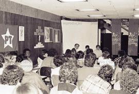 Reunião candidatura “Suplicy prefeito” (PT) com representantes do movimento de mulheres nas eleições de 1985 (São Paulo-SP, 04 out. 1985). Crédito: Vera Jursys