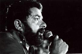 Lula discursa em comício da campanha presidencial de 1989 (Recife-PE, 1989).  / Crédito: Eliane Velozo .