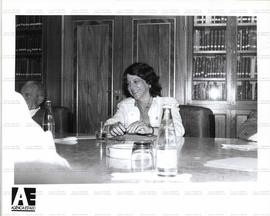 Retrato da professora Maria Victoria Benevides em reunião não identificada (Local desconhecido, 29 mai. 1986). / Crédito: Autoria desconhecida/Agência Estado.