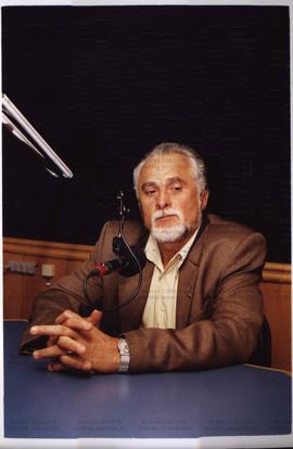 Entrevista concedida por Genoino (PT) a emissora de rádio não identidicada nas eleições de 2002 (Local desconhecido, 2002) / Crédito: Autoria desconhecida